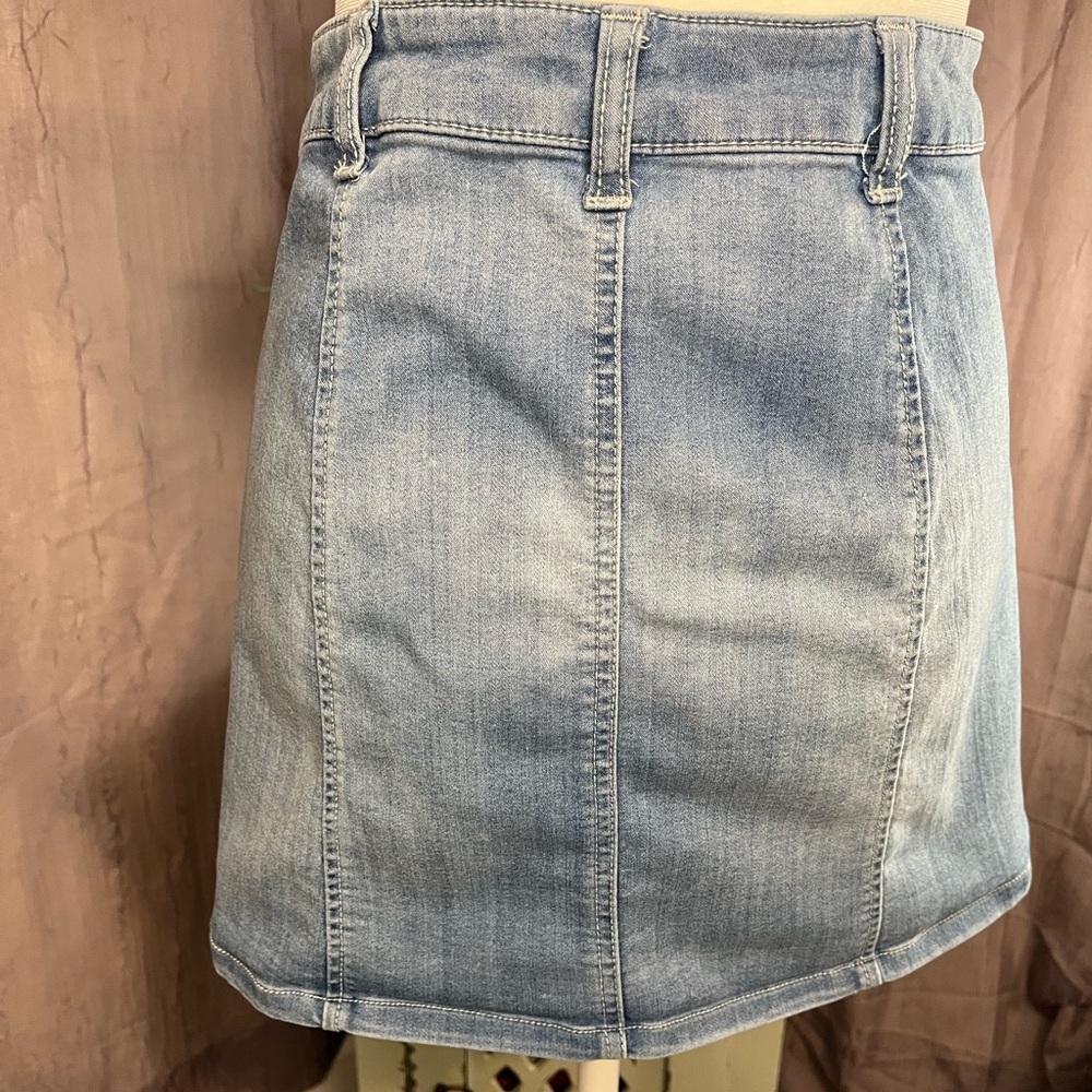 Celebrity Pink Mini Skirt. Light denim, Size 3/26 - Picture 3 of 4